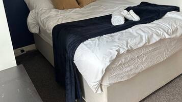 2 chambres, fer et planche Ă repasser, Wi-Fi gratuit, draps fournis