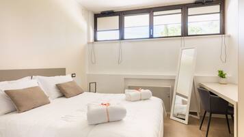 2 Schlafzimmer, BĂŒgeleisen/BĂŒgelbrett, WLAN, BettwĂ€sche