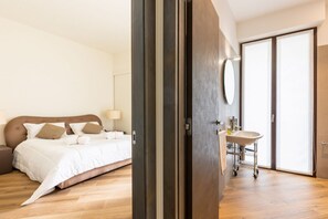 2 多间卧室、熨斗/熨衣板、WiFi、床单