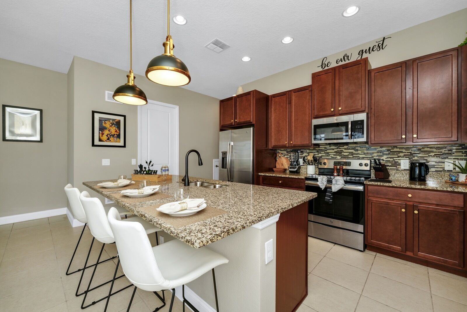 冰箱、微波炉、烤箱、炉灶