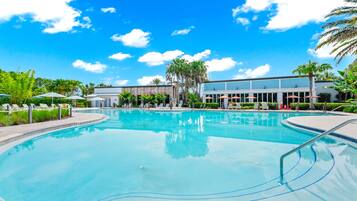 Piscine extérieure, piscine chauffée