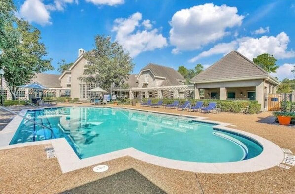 Pool - Luxury Modern 2BR 2Bath Apartment (Houston)