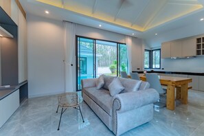 Villa, 3 Bedrooms, Smoking, Private Pool | Dining room