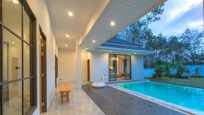 Biệt thự, 3 phòng ngủ, hút thuốc, hồ bơi riêng | Hiên