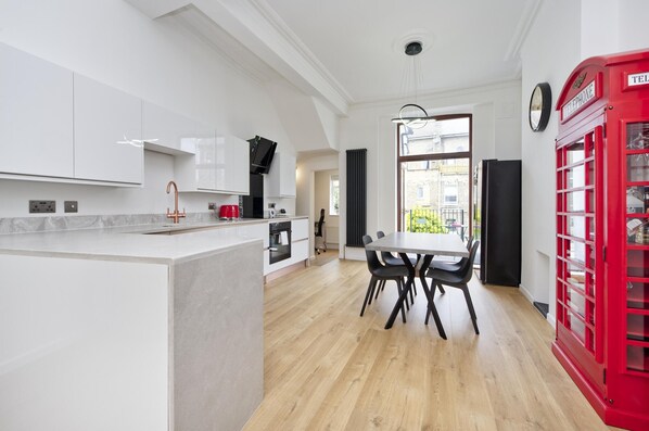 Apartment | 2 bedrooms, Internet - Beautiful Battersea Garden Flat by Underthedoormat (London)