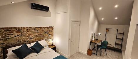 1 soverom, strykejern/-brett, wi-fi og sengetøy