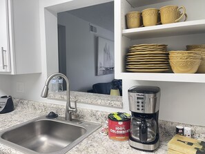 大冰箱、微波炉、厨具/餐具、纸巾