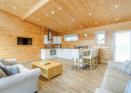 Luxurious and contemporary Finnish log lodge.
