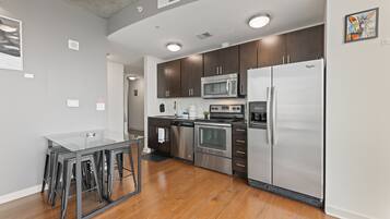 Fridge, microwave, oven, stovetop