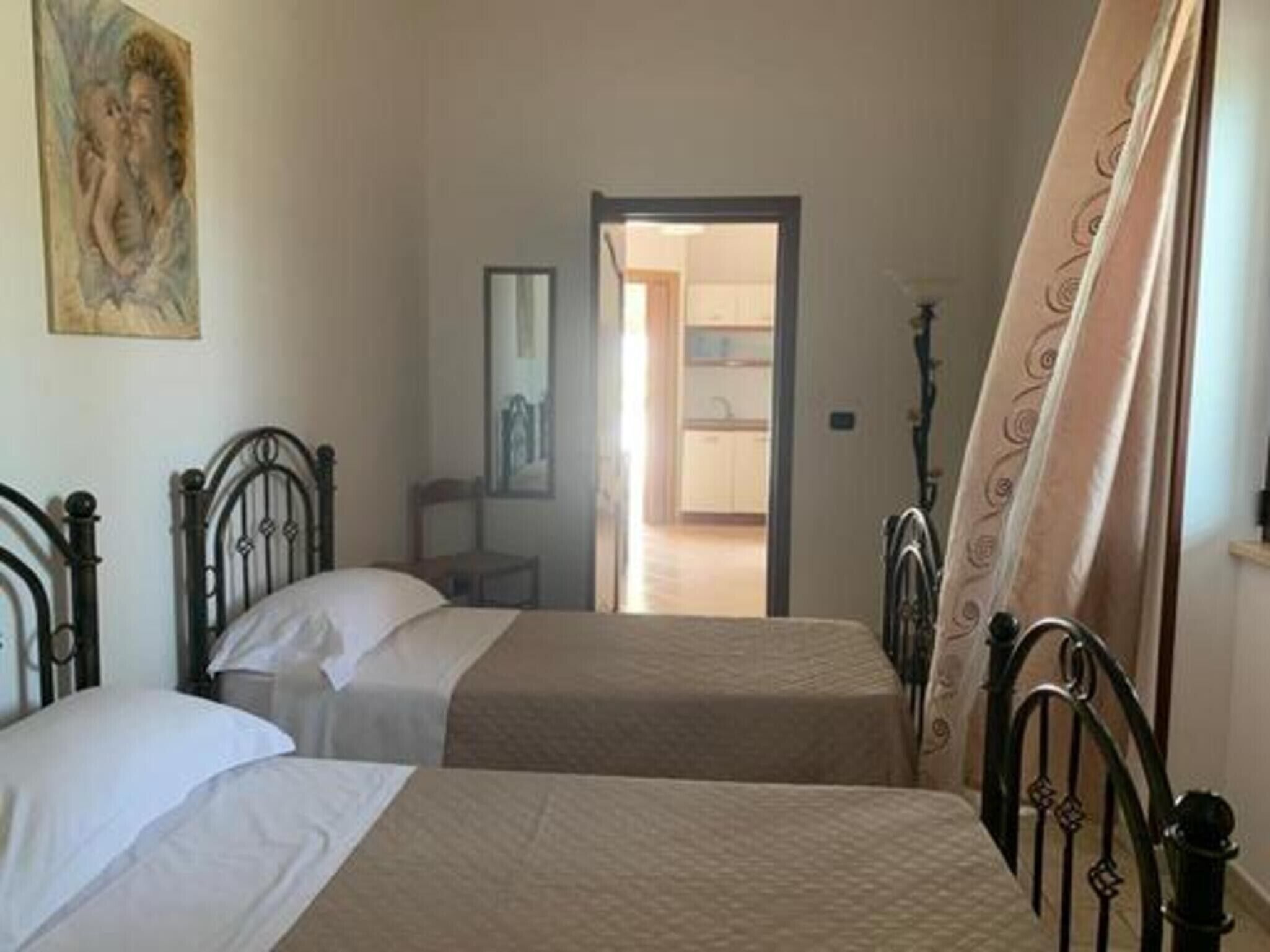 2 多间卧室、免费 WiFi、床单