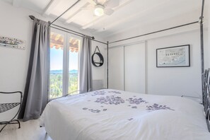 3 bedrooms, free WiFi - Villa 'Agachelo' with Sea View, Wi-Fi and Air Conditioning (Fréjus)