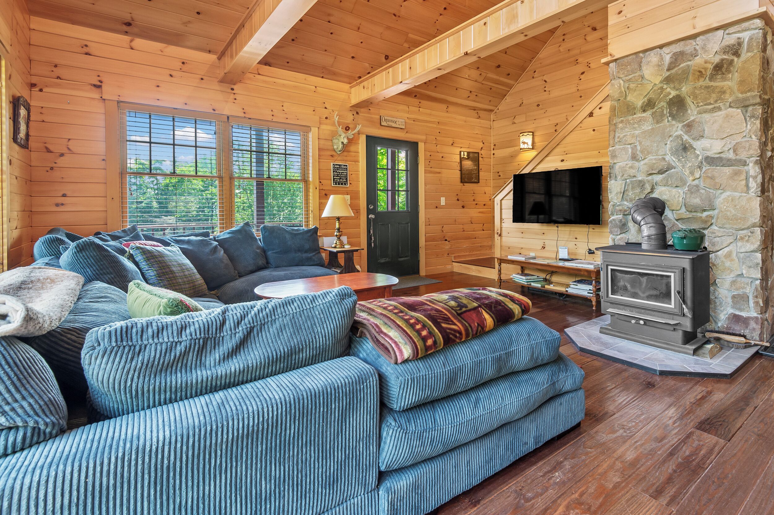 Whippoorwill - Wooded Location, Hot Tub, Close To Downtown Oquossoc - Rangeley, ME