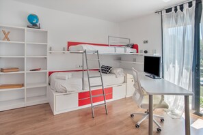 3 bedrooms, free WiFi, bed sheets
