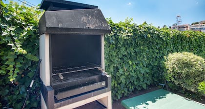 Holiday Home 'Sunny House' with Sea View, Wi-Fi and Air Conditioning