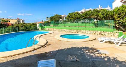 Ferienwohnung 'Biniforcat' mit Gemeinschaftspool, privater Terrasse und Wi-Fi