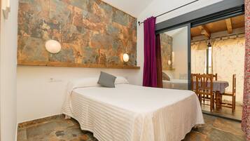 2 dormitorios, tabla de planchar con plancha, wifi gratis y ropa de cama