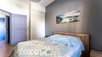 2 camere, ferro/asse da stiro, Wi-Fi gratuito, lenzuola