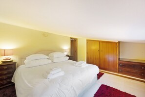 3 bedrooms, free WiFi, bed sheets - Country House 'A House with A View' with Sea View, Wi-Fi and Air Conditioning (Aljezur)