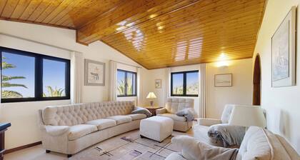 Country House 'A House with A View' with Sea View, Wi-Fi and Air Conditioning