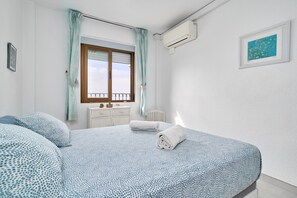 2 bedrooms, free WiFi, bed sheets - Apartment 'Atalaya' with Sea View, Wi-Fi and Air Conditioning (Almuñécar)