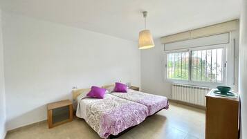 3 chambres, fer et planche Ă repasser, accĂšs Internet