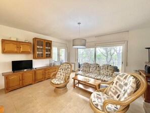 TV - Holiday Home on the Costa Brava: Nature and Relaxation. (Begur)