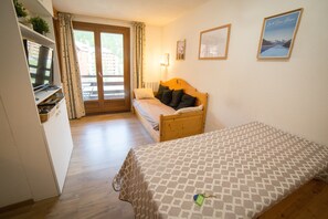 2 bedrooms