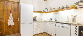 Apartment 'Cal Comorera' with Private Pool, Wi-Fi and Air Conditioning