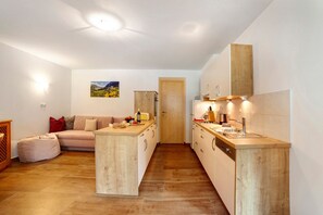 Refrigerador, horno, parrilla de estufa y lavavajillas 