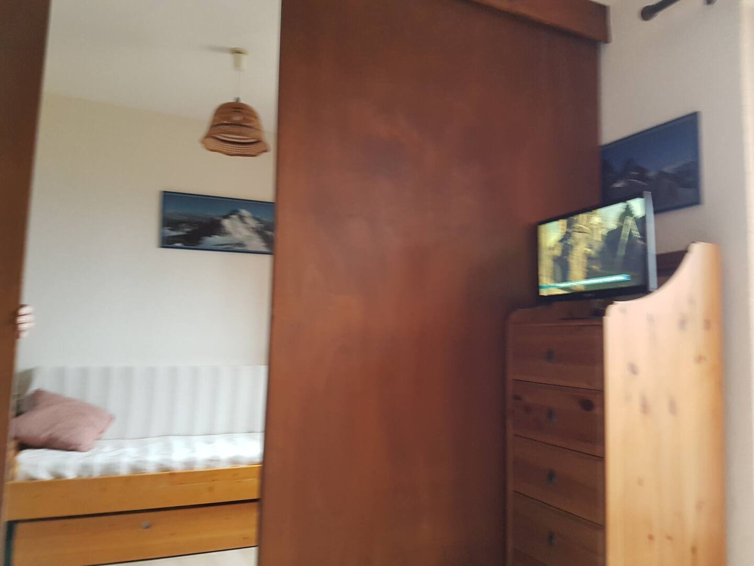1 chambre, fer et planche à repasser, draps fournis