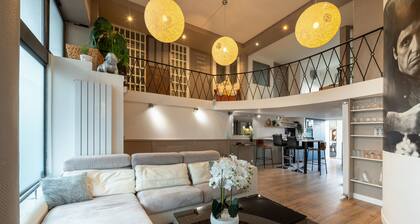 Holiday Home 'Beau Loft Lorient - Centre Ville' with Private Terrace and Wi-Fi