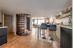 Interior - Holiday Home 'Beau Loft Lorient - Centre Ville' with Private Terrace and Wi-Fi (Lorient)