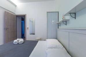 2 chambres, fer et planche à repasser, Wi-Fi gratuit, draps fournis