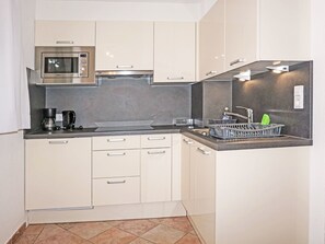 Fridge, microwave, dishwasher, toaster - Studio 1 by Interhome (Imst)