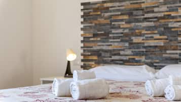 2 bedrooms, iron/ironing board, free WiFi, bed sheets