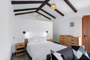 2 bedrooms, iron/ironing board, free WiFi, bed sheets - Vacation Home 'Casa Celestina' with Mountain View, Wi-Fi and Air Conditioning (Temisas)