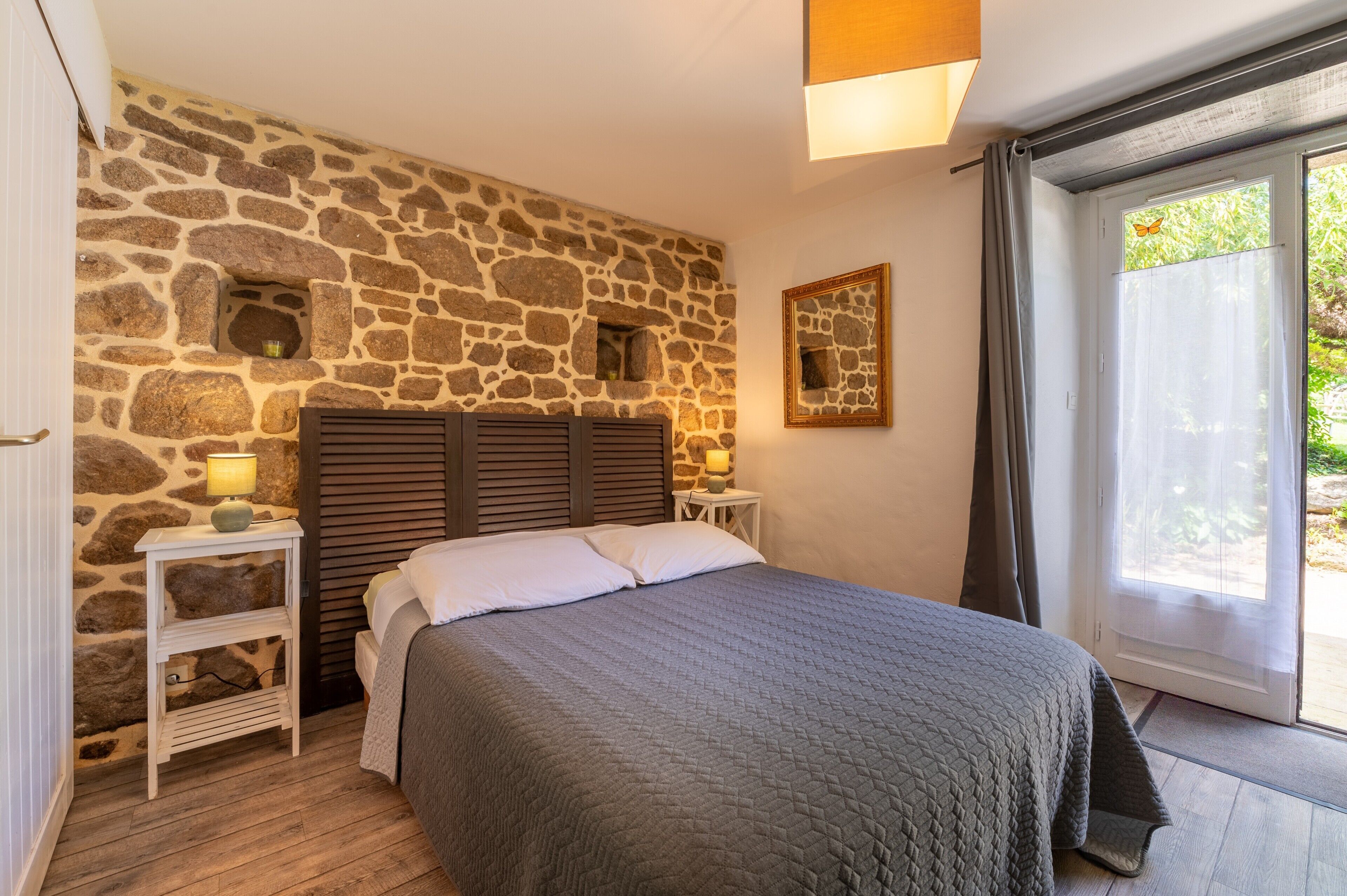 2 chambres, fer et planche à repasser, Wi-Fi gratuit, draps fournis