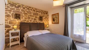2 chambres, fer et planche à repasser, Wi-Fi gratuit, draps fournis