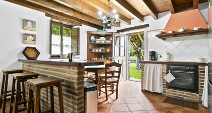 Holiday Home 'Casa De Aldea La Venta Los Probes' with Mountain View, Private Terrace and Wi-Fi