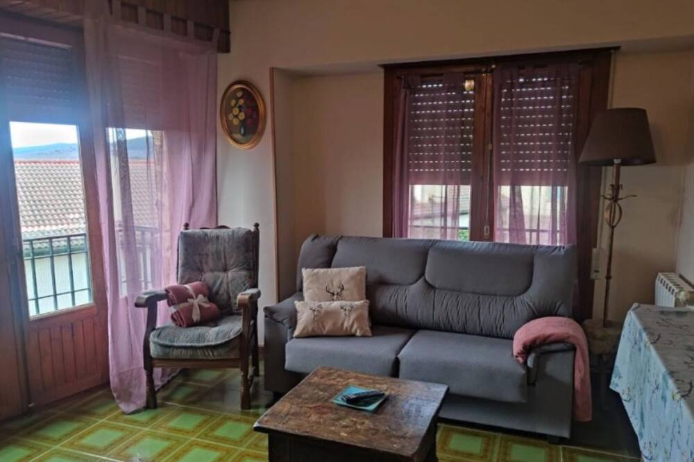 Apartment 'Luar 2' with Mountain View, Balcony and Wi-Fi