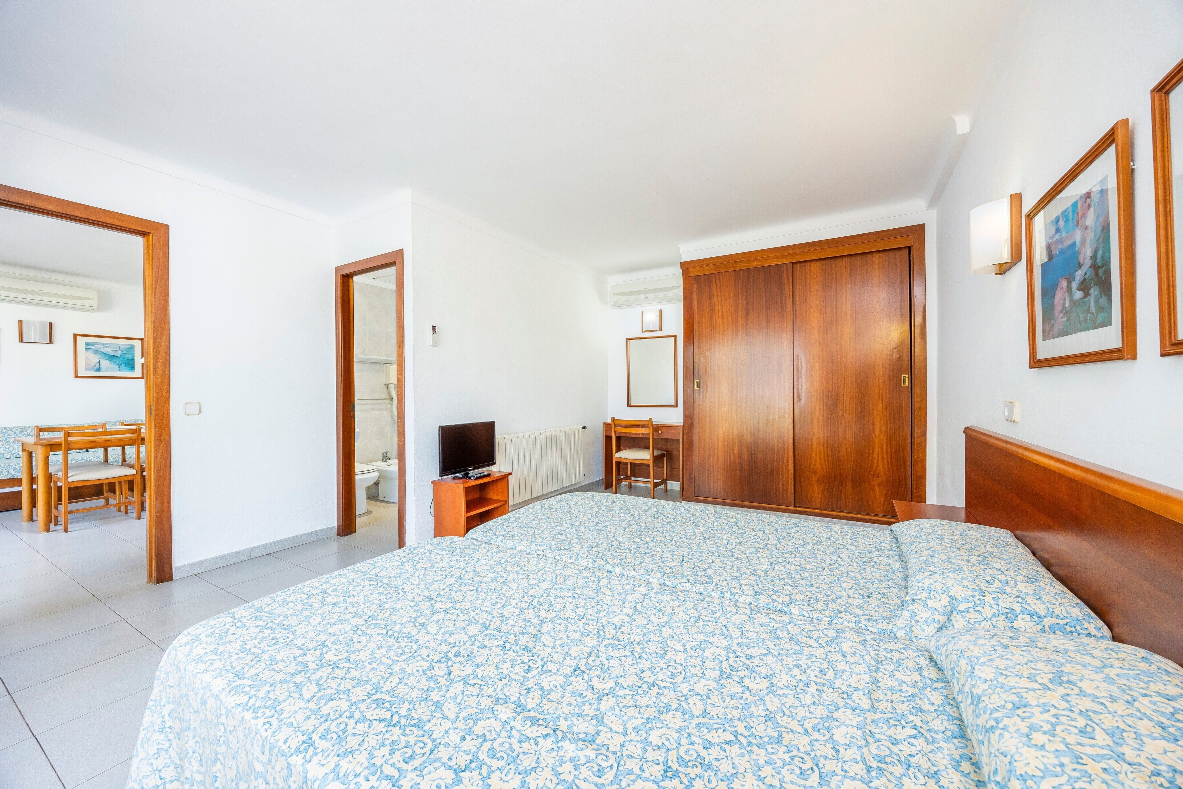 1 bedroom, free WiFi, bed sheets