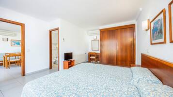 1 bedroom, free WiFi, bed sheets