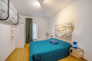 1 dormitorio, tabla de planchar con plancha, wifi gratis y ropa de cama