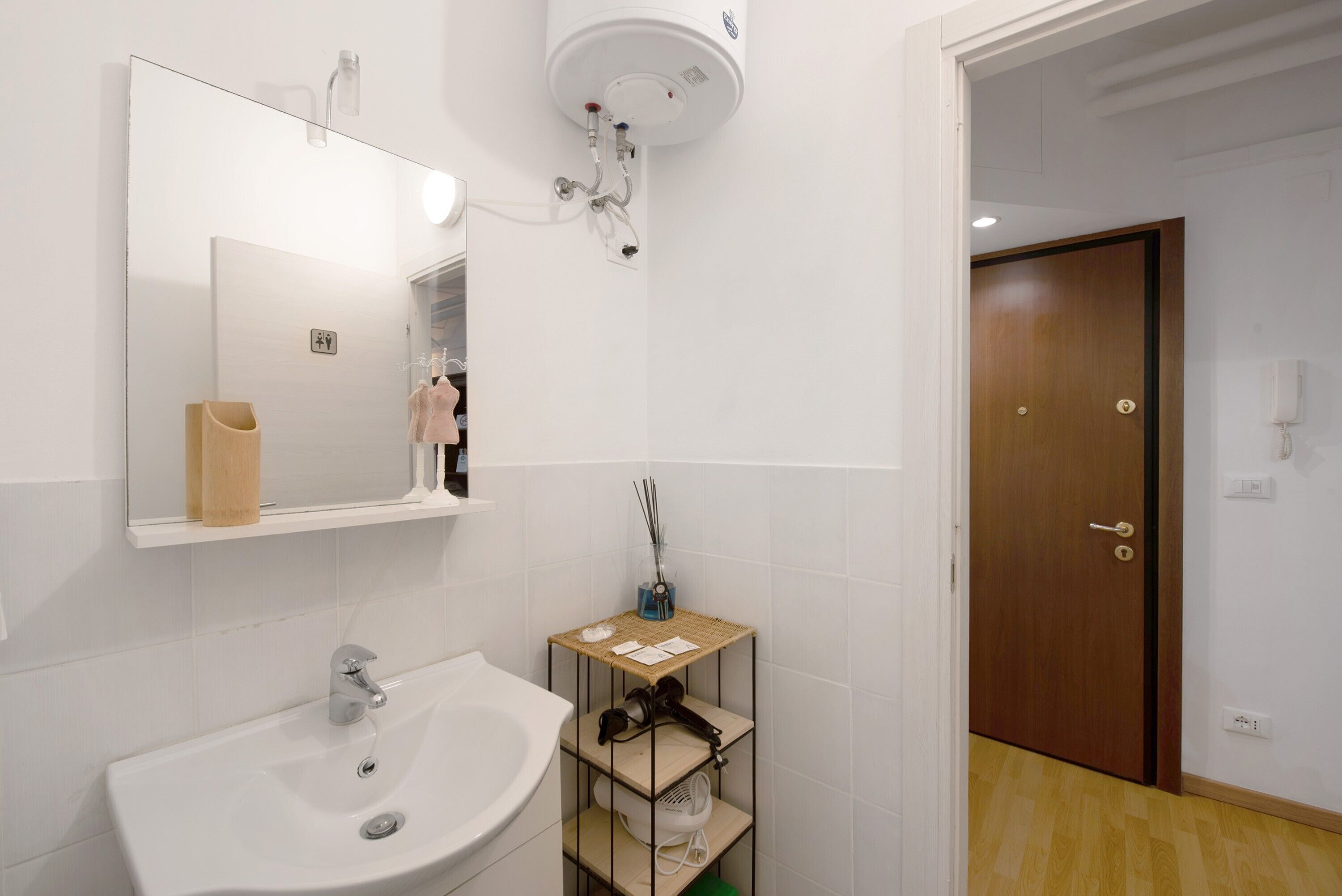 淋浴设施、吹风机、毛巾