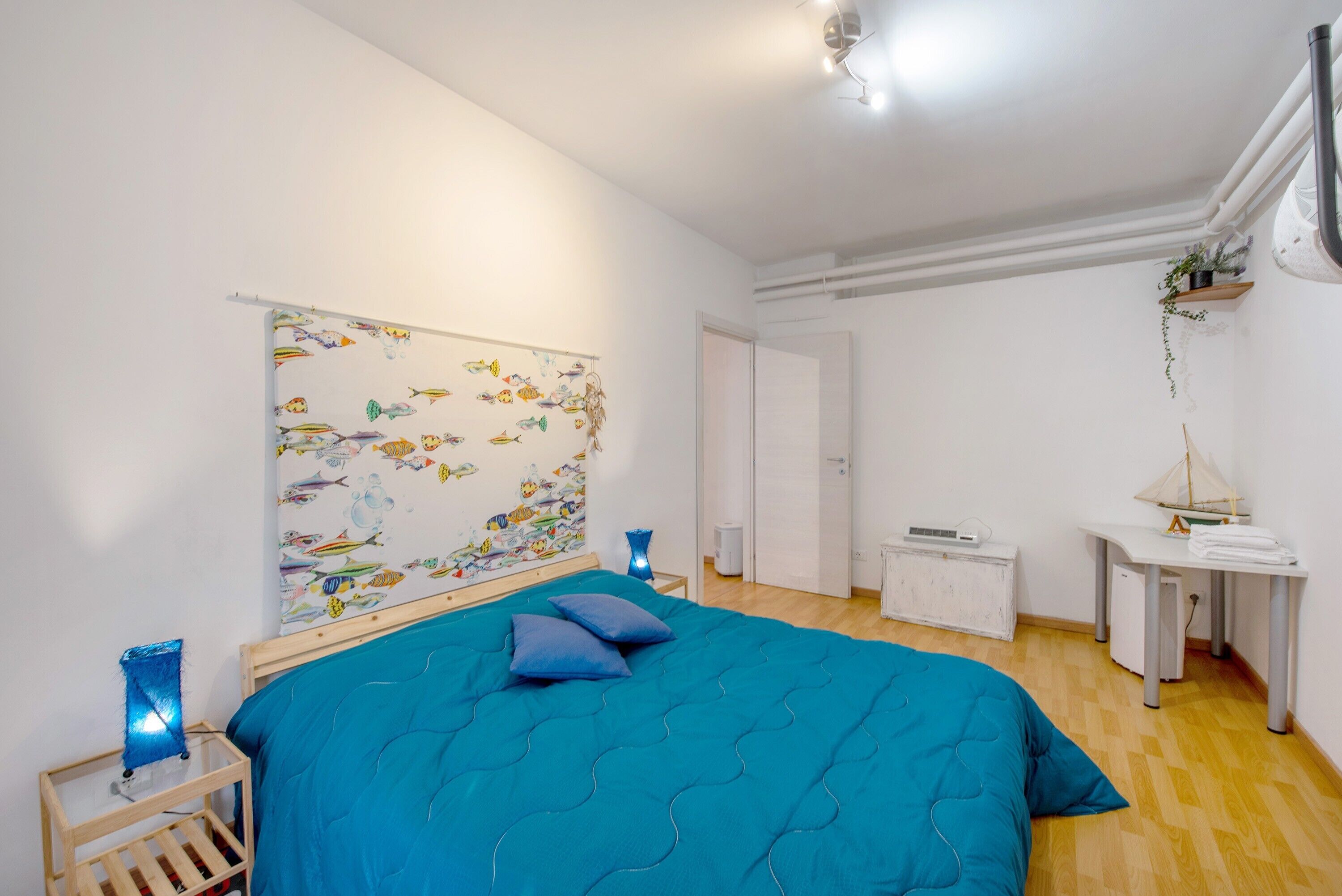 1 多间卧室、熨斗/熨衣板、免费 WiFi、床单