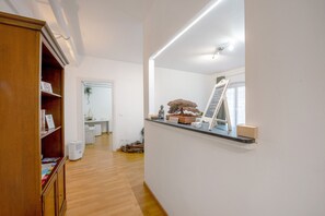 Interior - Apartment 'Ohana Bnb' with Wi-Fi (Genova)
