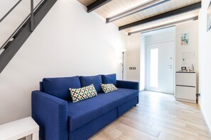 TV - Apartment 'La Dimora In Città' with Wi-Fi and Air Conditioning (Bari)