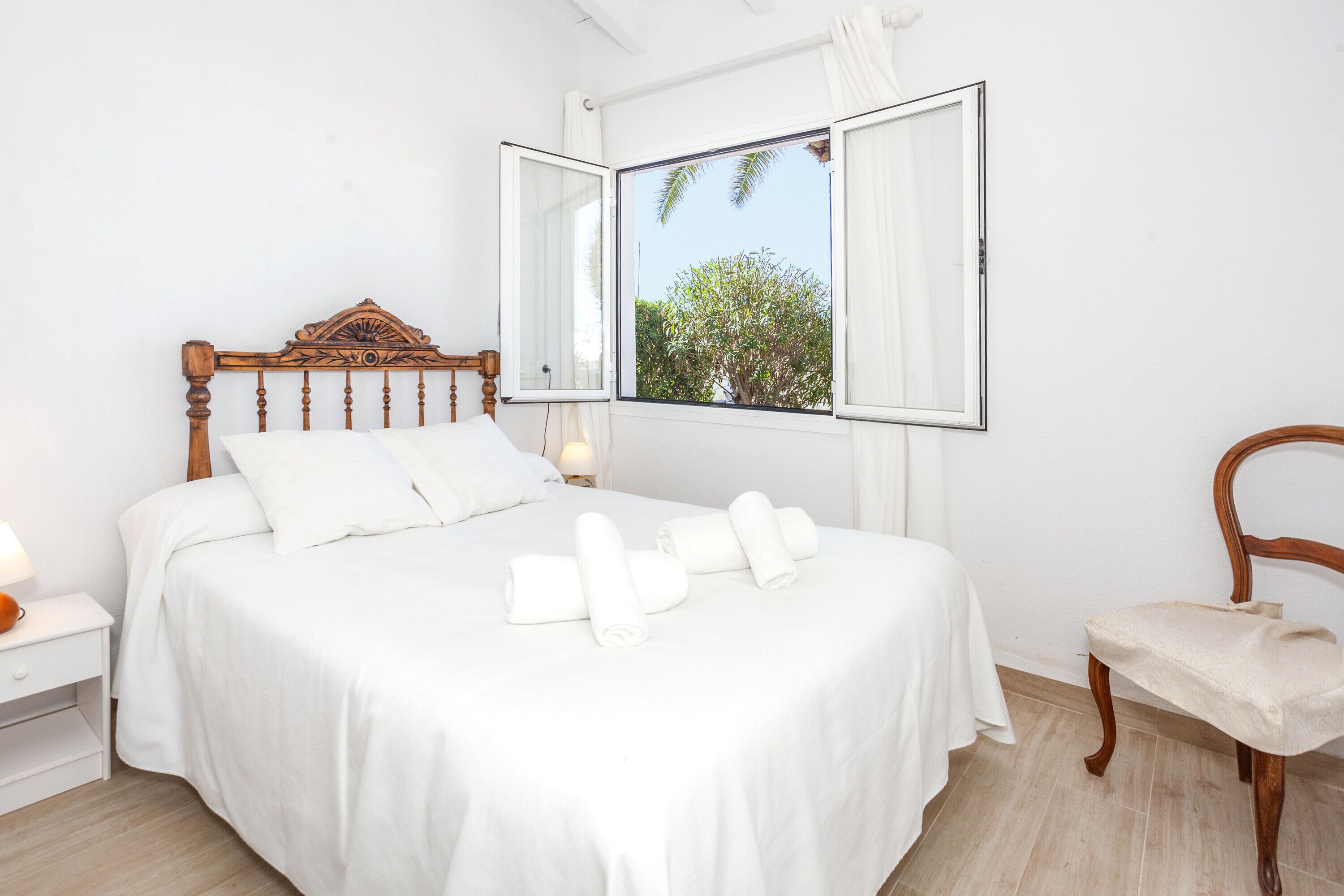 3 bedrooms, iron/ironing board, free WiFi, bed sheets