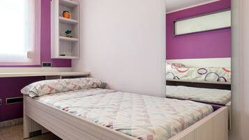 3 habitaciones, tabla de planchar con plancha y wifi gratis