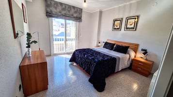 3 makuuhuonetta, silitysrauta/-lauta, ilmainen Wi-Fi, vuodevaatteet